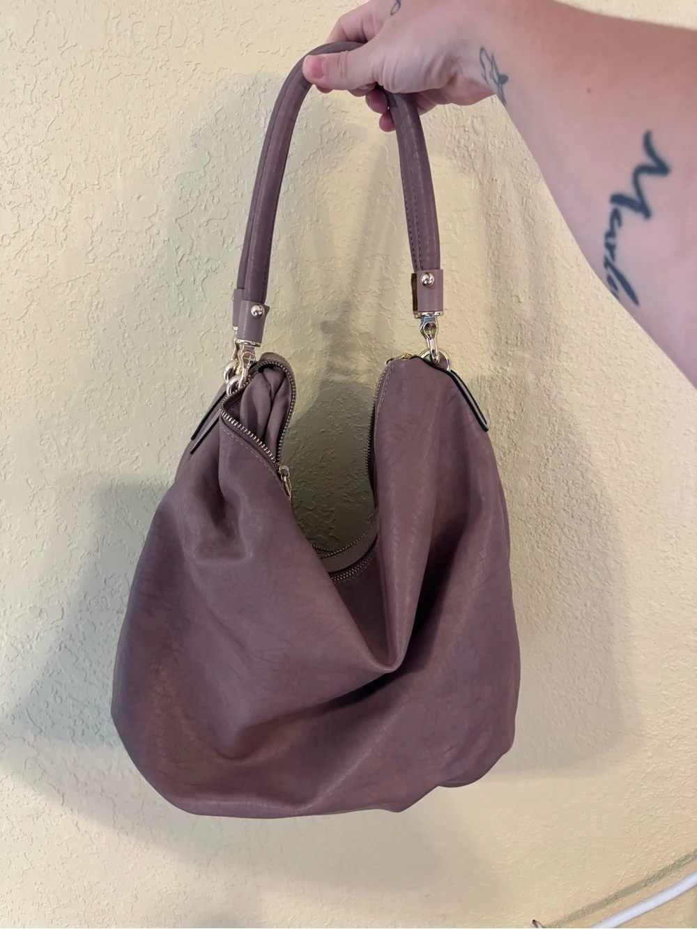 Women’s Soft Hobo Handbag in Mauve